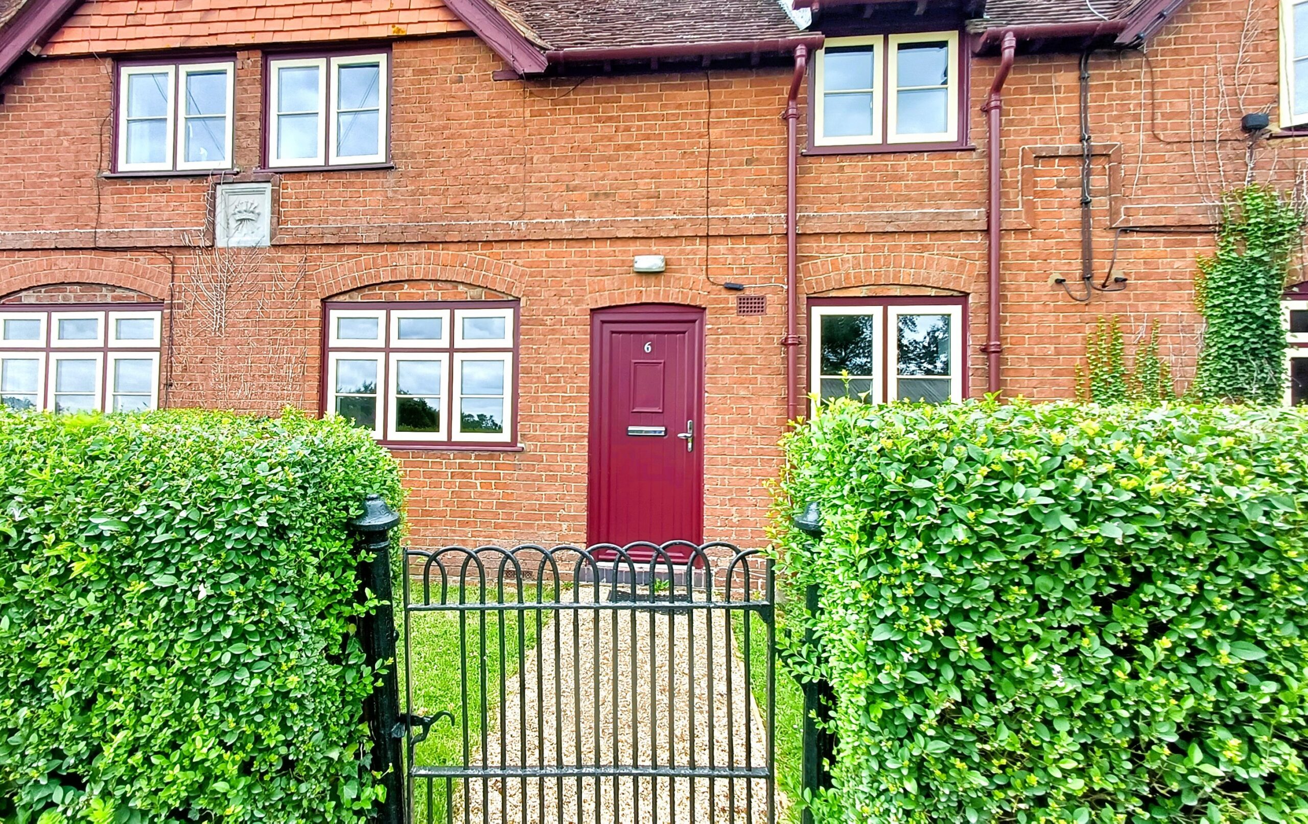 Dukes Row, Upper Winchendon